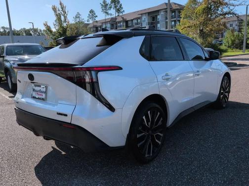 Wind Chill Pearl w/Midnight Black Metallic Roof 2026 Toyota bZ Limited