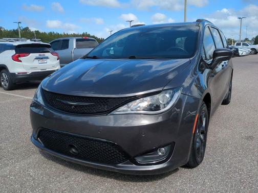 2020 Chrysler Pacifica Touring-L Plus
