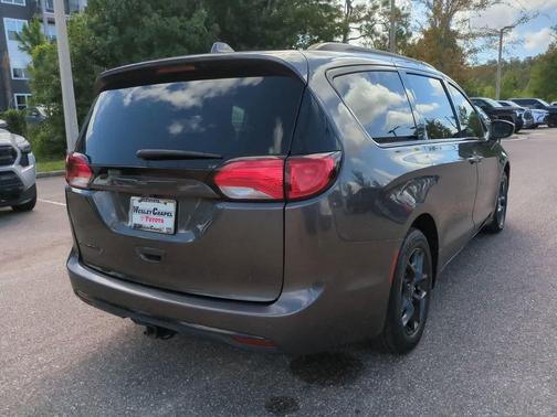 2020 Chrysler Pacifica Touring-L Plus