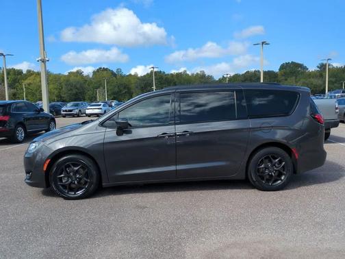 2020 Chrysler Pacifica Touring-L Plus