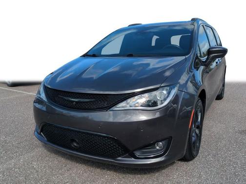 2020 Chrysler Pacifica Touring-L Plus