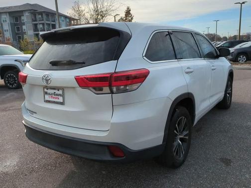 2018 Toyota Highlander LE I4