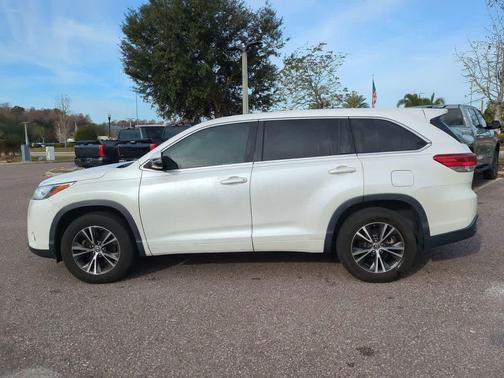 2018 Toyota Highlander LE I4