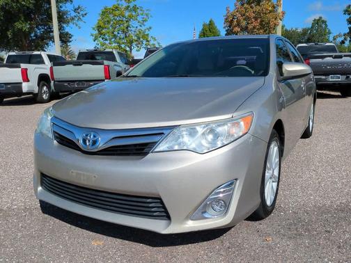2014 Toyota Camry Hybrid XLE