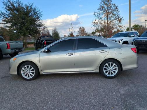 2014 Toyota Camry Hybrid XLE