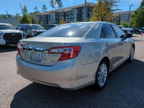 2014 Toyota Camry Hybrid XLE