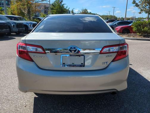 2014 Toyota Camry Hybrid XLE