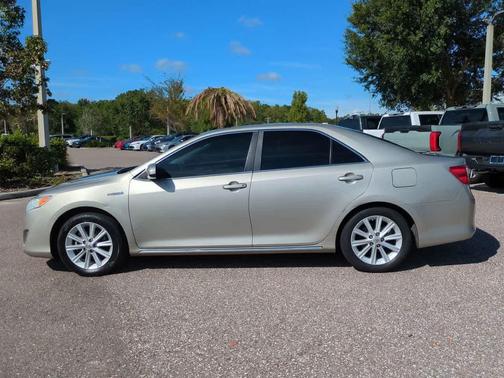 2014 Toyota Camry Hybrid XLE