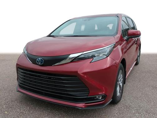 2025 Toyota Sienna XLE
