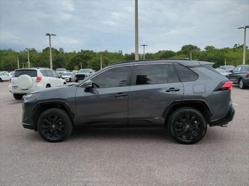 2022 Toyota RAV4 Hybrid SE