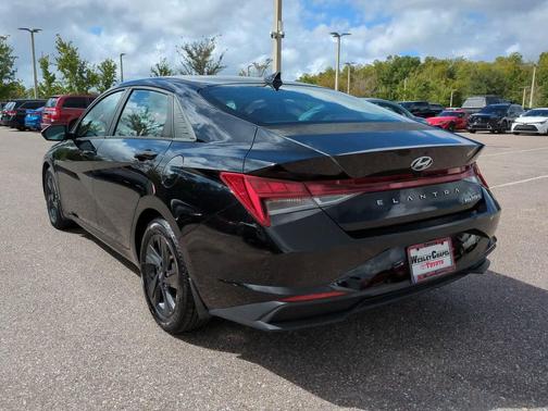 2022 Hyundai ELANTRA HEV Blue