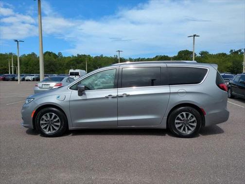 2021 Chrysler Pacifica Hybrid Touring L