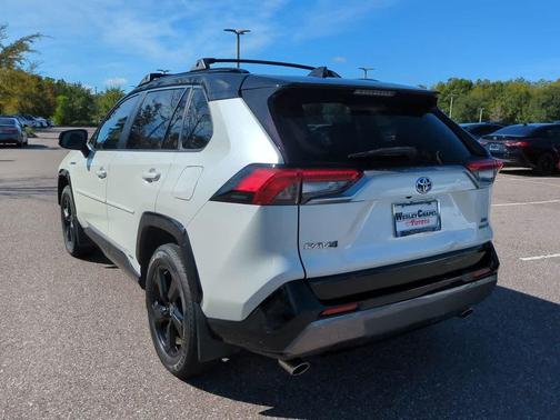 2020 Toyota RAV4 Hybrid SE