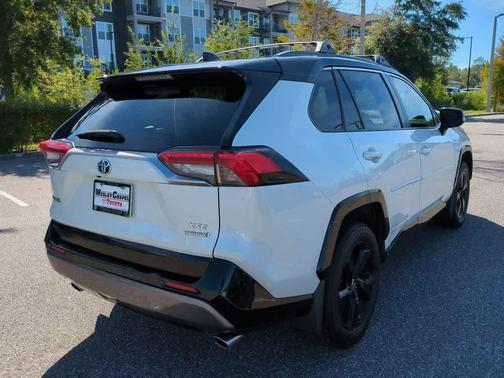 2020 Toyota RAV4 Hybrid SE