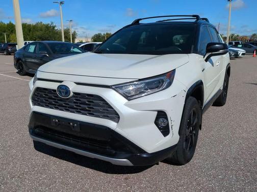 2020 Toyota RAV4 Hybrid SE