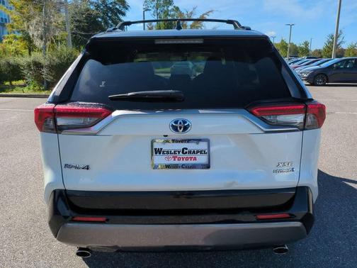 2020 Toyota RAV4 Hybrid SE