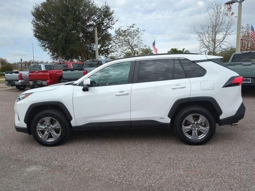 2025 Toyota RAV4 Hybrid XLE