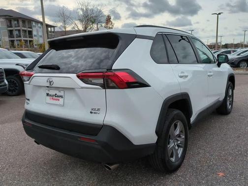 2025 Toyota RAV4 Hybrid XLE