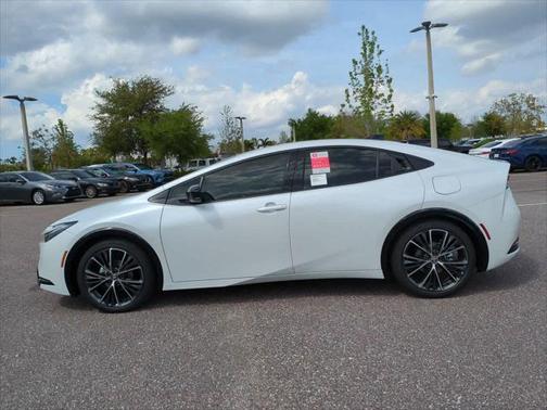 2025 Toyota Prius XLE