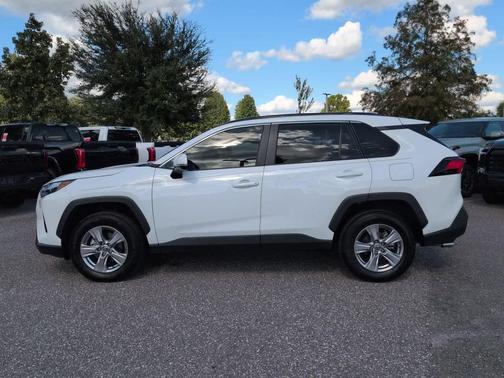 Ice Cap 2023 Toyota RAV4 XLE