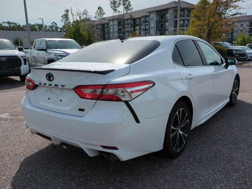 2020 Toyota Camry SE