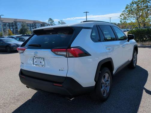 2025 Toyota RAV4 Hybrid SE