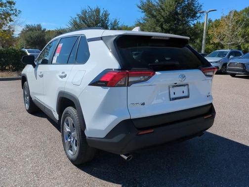 2025 Toyota RAV4 Hybrid SE