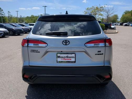2024 Toyota Corolla Hybrid SE