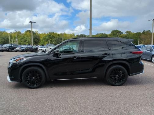 2023 Toyota Highlander XSE