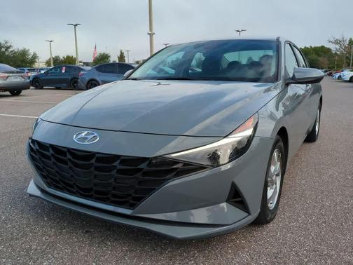 2021 Hyundai ELANTRA SE