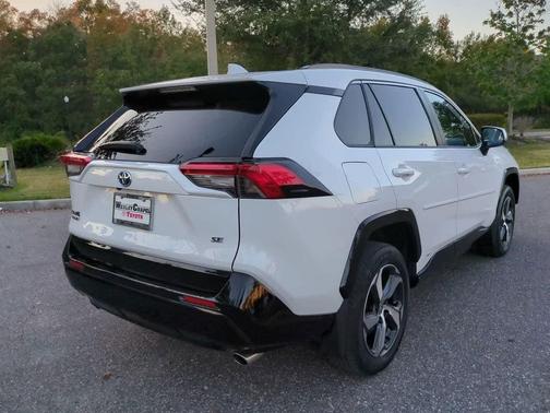 2024 Toyota RAV4 Prime SE