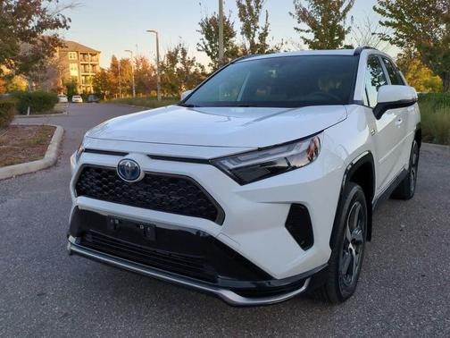 2024 Toyota RAV4 Prime SE