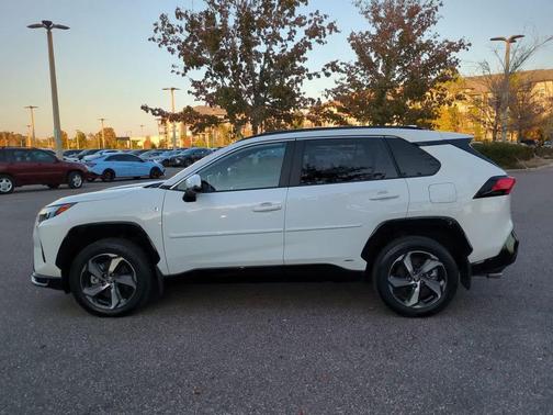2024 Toyota RAV4 Prime SE