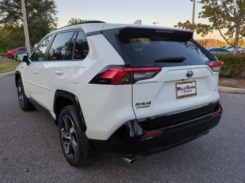 2024 Toyota RAV4 Prime SE