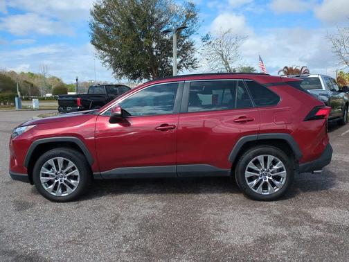 2022 Toyota RAV4 XLE Premium