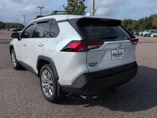 Wind Chill Pearl 2025 Toyota RAV4 XLE Premium
