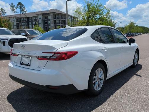 Ice Cap 2026 Toyota Camry LE