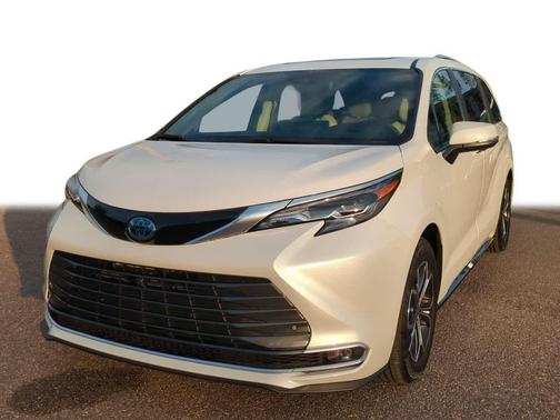 2025 Toyota Sienna Platinum