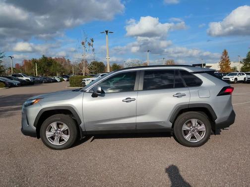 2025 Toyota RAV4 Hybrid XLE