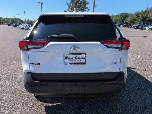Ice Cap 2023 Toyota RAV4 LE