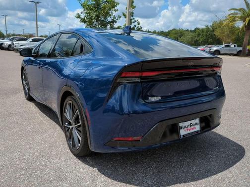 2025 Toyota Prius XLE