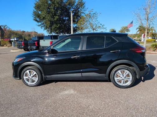 2021 Nissan Kicks S