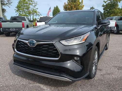2021 Toyota Highlander Hybrid Platinum
