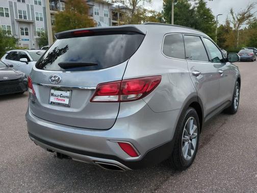 2017 Hyundai SANTA FE SE