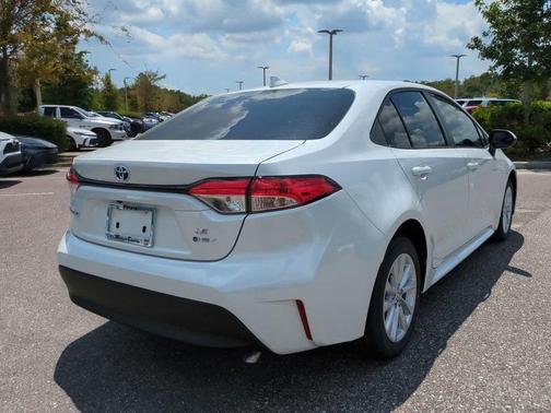 2025 Toyota Corolla Hybrid LE