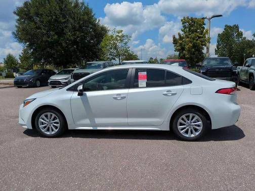 2025 Toyota Corolla Hybrid LE