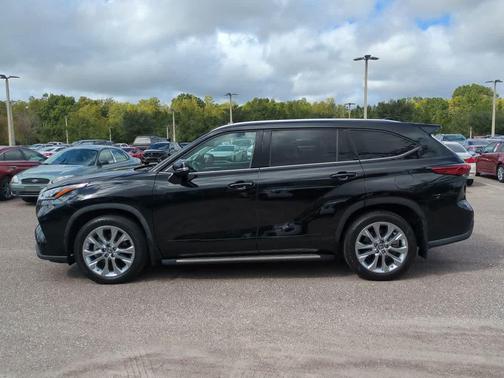 2022 Toyota Highlander Limited