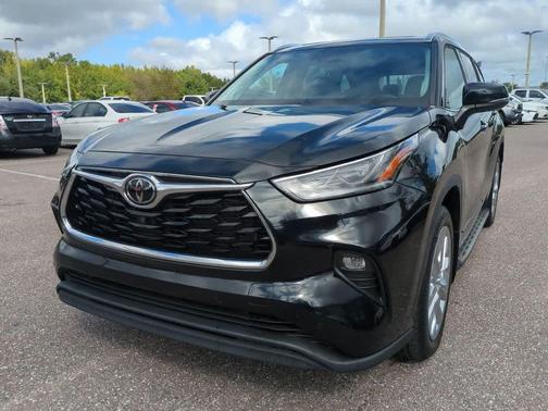 2022 Toyota Highlander Limited