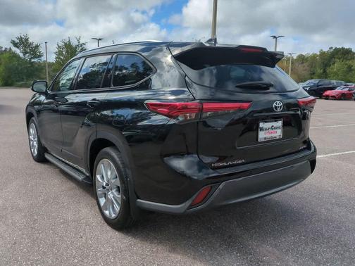 2022 Toyota Highlander Limited