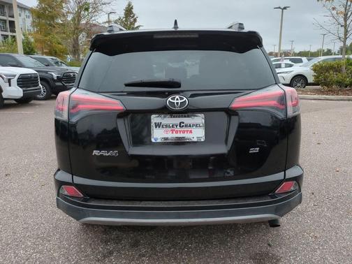 2017 Toyota RAV4 SE